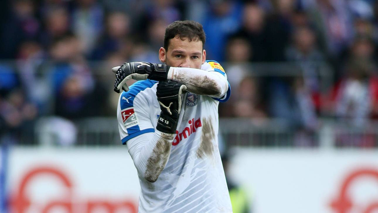 Kiel-Keeper mit Feuerzeug beworfen