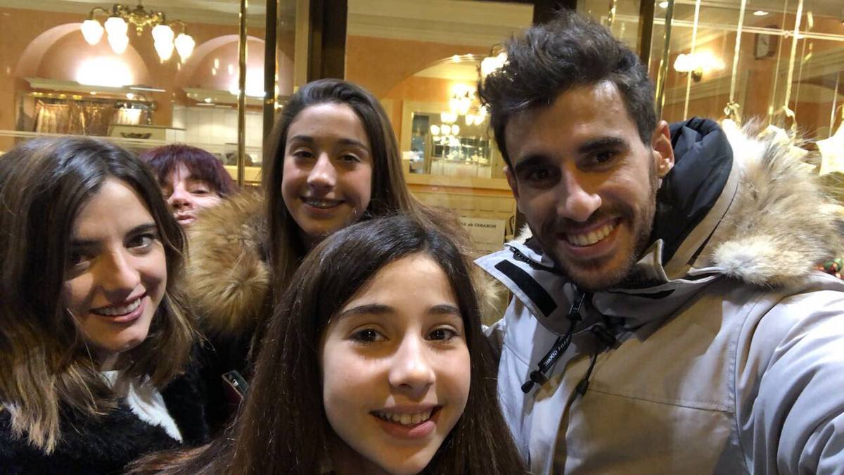 "Feliz Navidad" wünscht der spanische Bayern-Star Javi Martinez seinen Followern