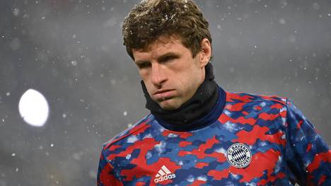 Der FC Bayern muss zum Rückrunden-Auftakt zahlreiche Corona-Ausfälle hinnehmen. Thomas Müller äußert sich zur Situation - und macht Mut für die Partie gegen die Fohlen.