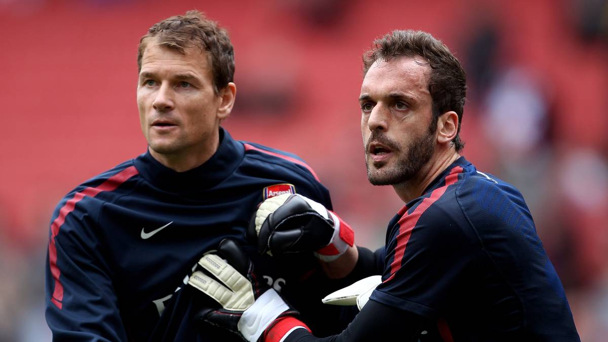 JENS LEHMANN/MANUEL ALMUNIA: “Mad Jens” hatte nicht nur eine schwierige Beziehung zu Oliver Kahn sondern auch zu seinem ehemaligen Londoner Torwartkollegen Manuel Almunia. Zwischen 2004 und 2008 liefern sich die beiden ein hitziges Duell um die Nummer eins im Tor. Neben ständiger öffentlicher Kritik am anderen gab es dann auch das Duell über die Medien