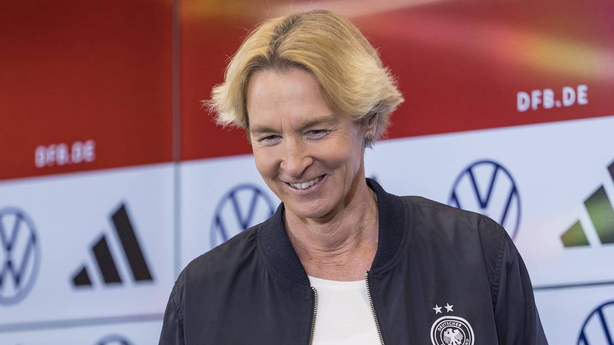 Bundestrainerin Martina Voss-Tecklenburg hat am Mittwoch ihren erweiterten Kader für die anstehende WM der Frauen in Australien und Neuseeland bekannt gegeben.