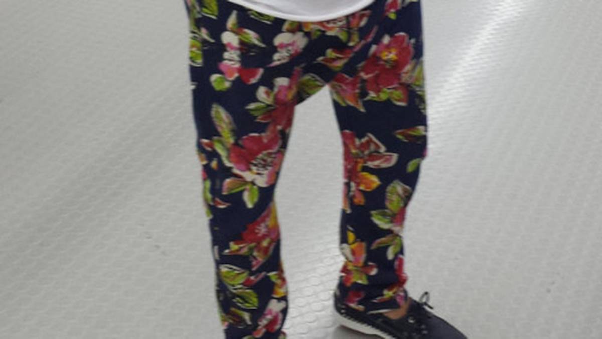 Wer verbirgt sich wohl hinter dieser modischen Schönheit? 