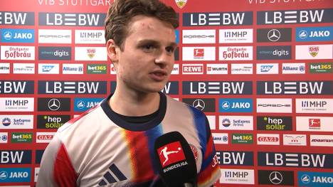 Jonas Urbig hielt im Spiel gegen den VfB Stuttgart seinen Kasten sauber - im Interview schwärmt der Bayern-Keeper aber nicht nur von Manuel Neuer. 