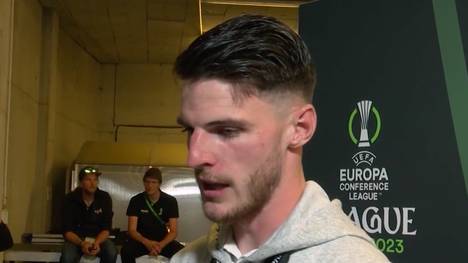 West Ham United gewinnt das Conference-League-Finale gegen die Fiorentina knapp mit 2:1. Nach der Partie war Kapitän Declan Rice bereits richtig in Feierlaune.