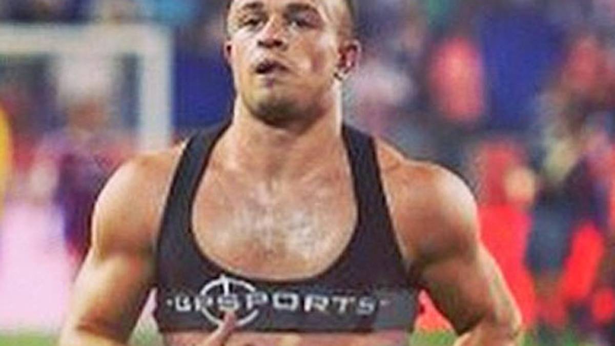 Xherdan Shaqiri war bisher nicht unbedingt für modische Sünden bekannt. Auf seinem Instagram-Profil zeigt der Schweizer, der auch den Spitznamen "Kraftwürfel" trägt, nun aber seine weibliche Seite: Ein Sport-BH ziert seinen muskelbepackten Oberkörper. Doch Shaqiri hat ein prominentes Vorbild: