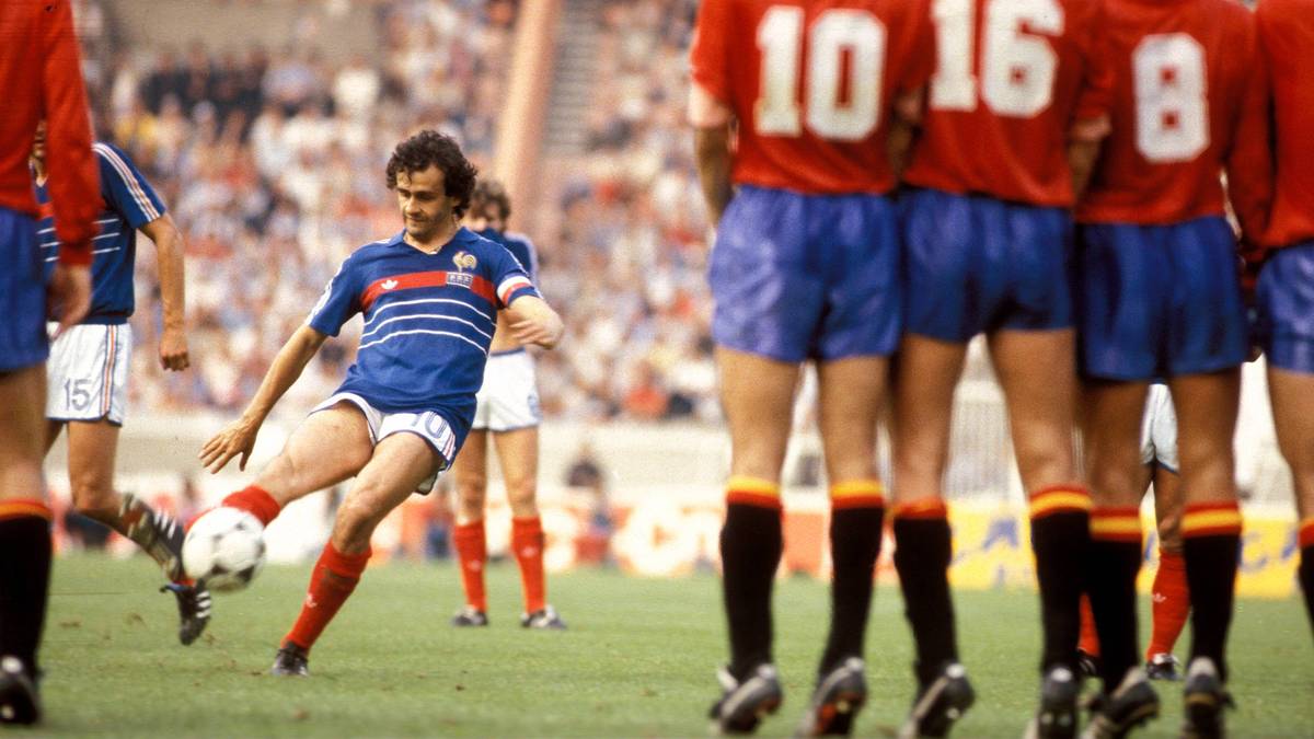 Michel Platini: Diese Zahlen alleine beweisen bereits: Er war ein Ausnahmespieler. 41 Tore erzielte Platini in 72 Länderspielen für Frankreich. Viele davon per Freistoß