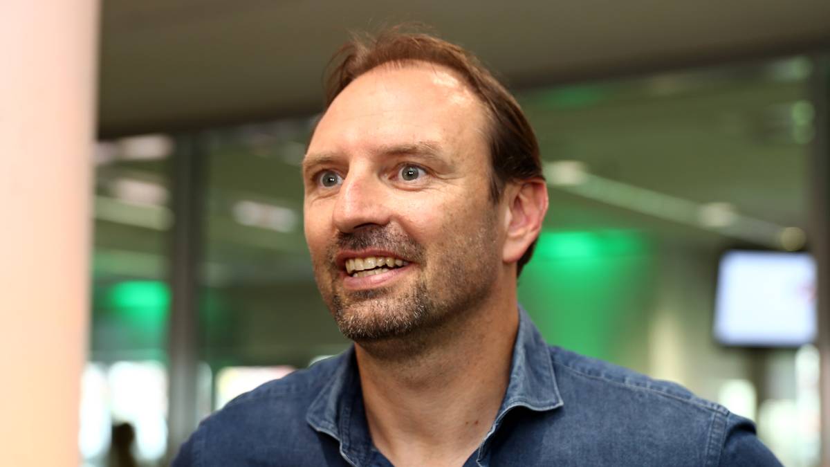 JENS NOWOTNY: Auch der beinharte Innenverteidiger spielte einst für die Werkself