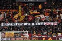 Die AS Rom hat auf die Wut der Fans reagiert und einen umstrittenen Trainingsanzug vom Markt genommen. Zudem wurde ein Mitarbeiter suspendiert.