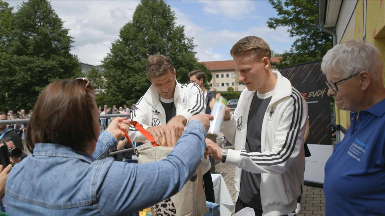 DFB-Team legt sich auf Binde fest