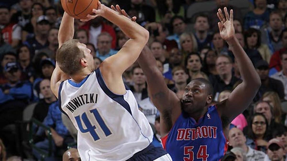 23. November 2010: Seine für eineinhalb Jahre letzte 40er-Runde in der regulären Saison feiert er gegen die Detroit Pistons. Beim 88:84 erzielt er 42 Punkte, das sind rund 47 Prozent aller Dallas-Punkte