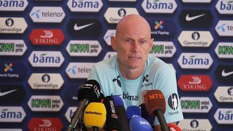Norwegens Nationaltrainer Stale Solbakken bezieht nach dem Skandal um die aufgehobene Rot-Sperre von US-Spieler Balogun erneut Stellung. Er sieht die FIFA klar in der Verantwortung. 