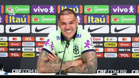 Manchester-City-Torwart Ederson enthüllte pikante Details über die Mega-Triple-Party. Der Brasilianer fand Jack Grealish besonders lustig, doch Rúben Dias unterlief der wohl große Fauxpas.