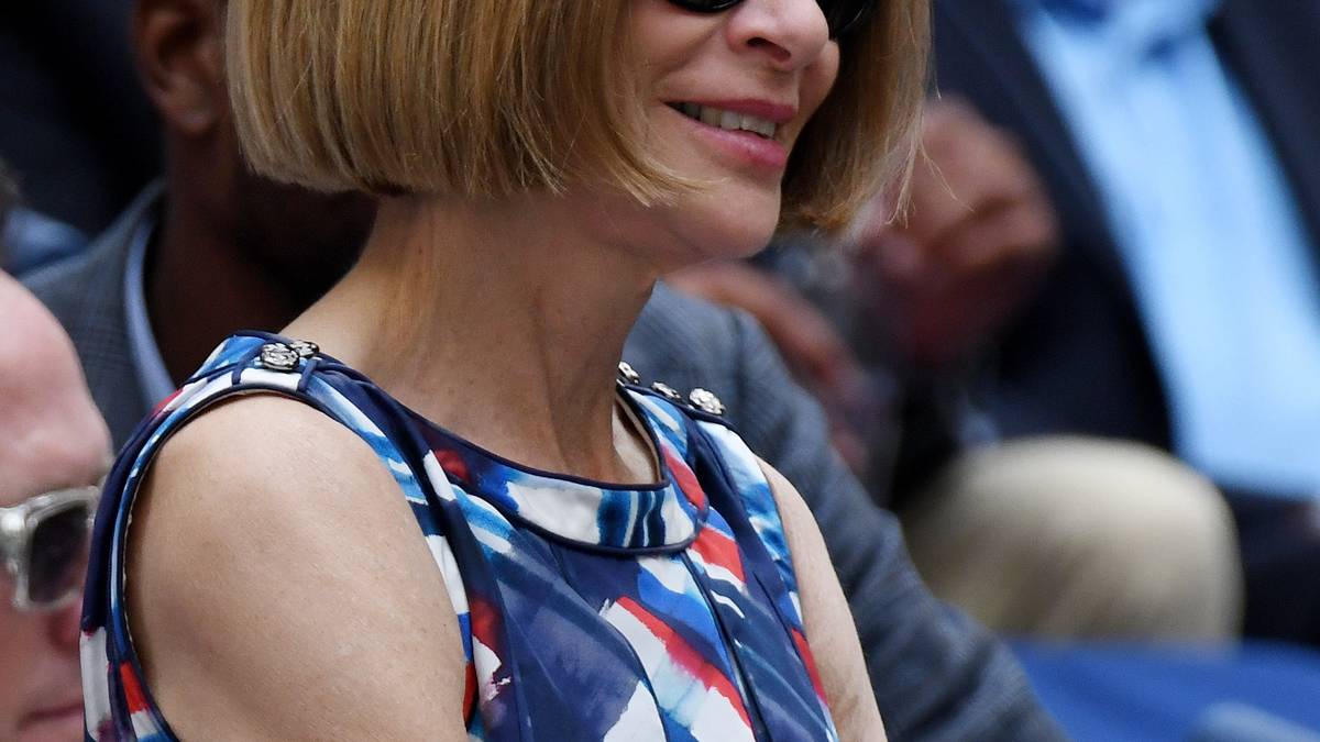 Der zweite glühende Roger-Federer-Anhänger in der SPORT1-Galerie der prominenten Tennisfans ist Vogue-Chefredakteurin Anna Wintour. Die Modeikone verpasst so gut wie keinen Auftritt ihres Lieblingsspielers in New York