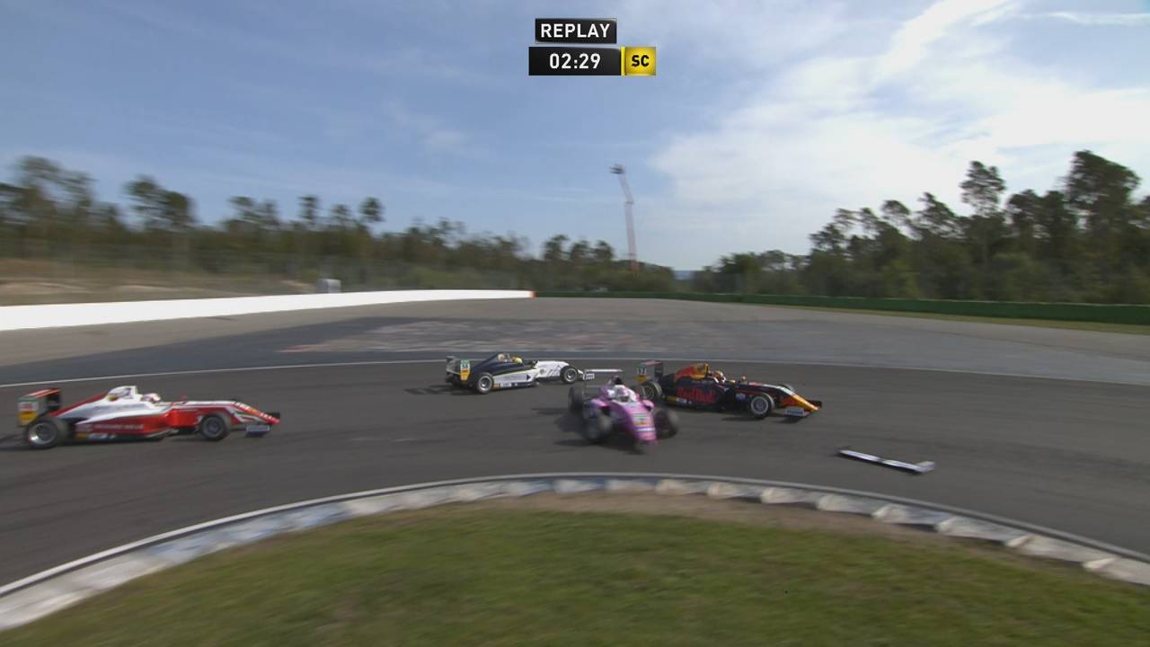 ADAC Formel 4: Dürksen mit gefährlichem Manöver