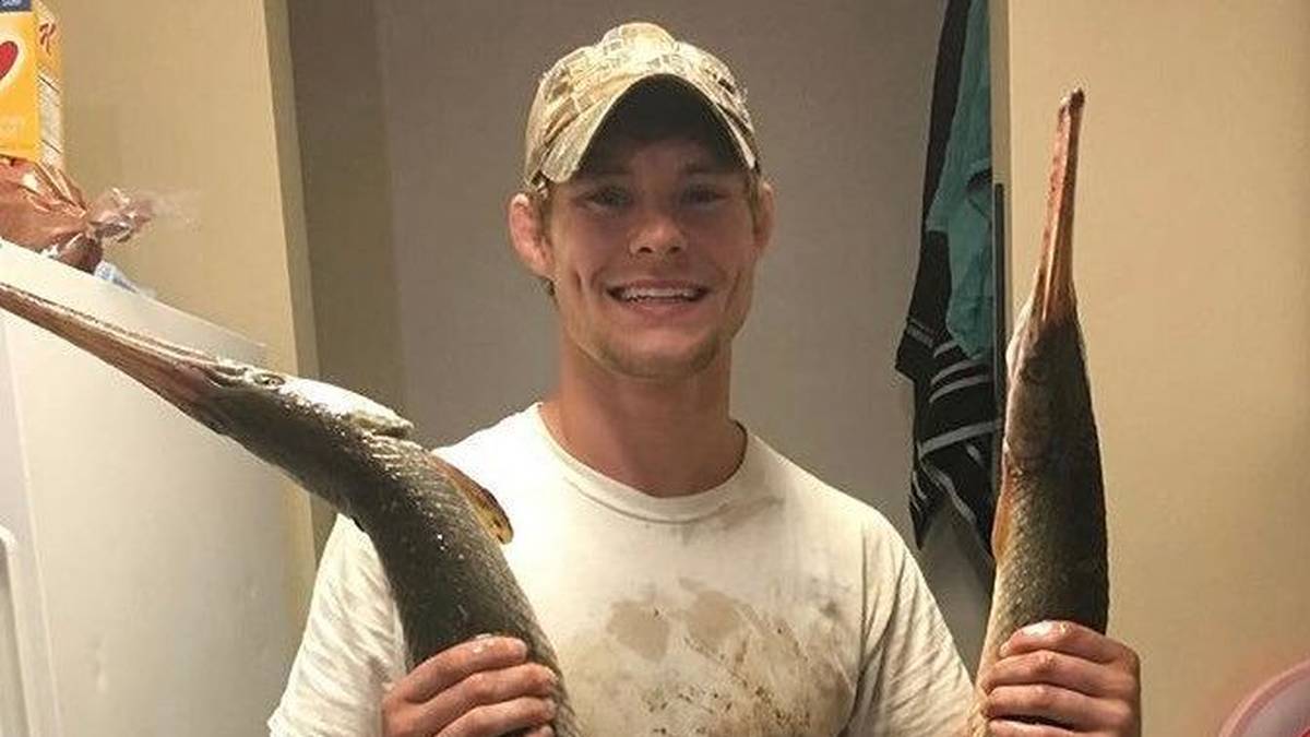 Erst als er die Drehrichtung der Maschine umdrehte, "entwirrte der meinen Sack, aber er wurde in zwei Hälften zerrissen", schilderte der US-Amerikaner das Unglück. Er könne nun eine gewisse Zeit nicht trainieren, denn die Verletzung brauche Zeit zum Heilen 