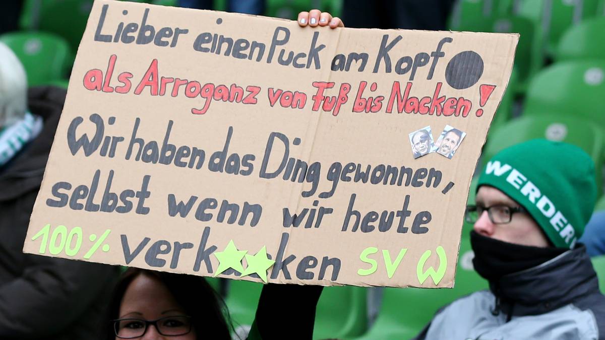 Es ist eher selten, dass ein Puck in der Bundesliga für Aufregung sorgt. Vor der Partie zwischen Werder Bremen und dem FC Bayern München mutmaßte Bayerns Sportvorstand allerdings über einen Kopftreffer bei Werder-Manager Thomas Eichin und dessen mögliche Spätfolgen. Die Bremer Fans haben ihre eigene Meinung dazu.