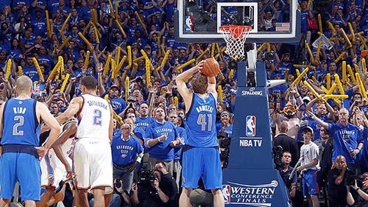 In der Verlängerung legt er mit zwei verwandelten Freiwürfen zum 103:101 den Grundstein zum 112:105-Erfolg. Es ist die beste Playoff-Serie in der Karriere des Würzburgers