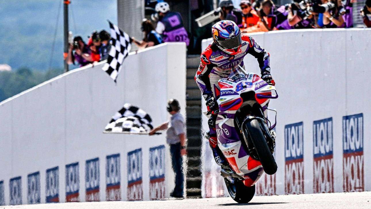 Spanier jubelt am Sachsenring