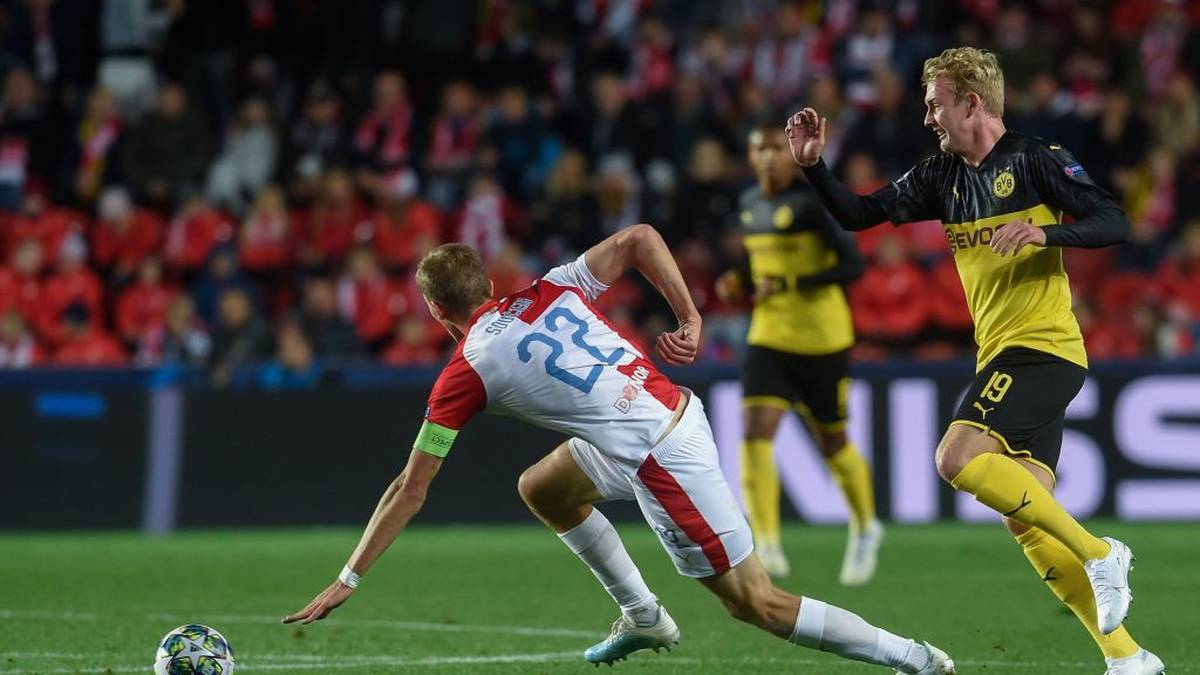 JULIAN BRANDT: Spielte für den angeschlagenen Paco Alcacer und den nicht berücksichtigten Mario Götze im Sturmzentrum. Variabel, aber nicht gesegnet mit der Durchschlagskraft eines Mittelstürmers. SPORT1-Note:3,5