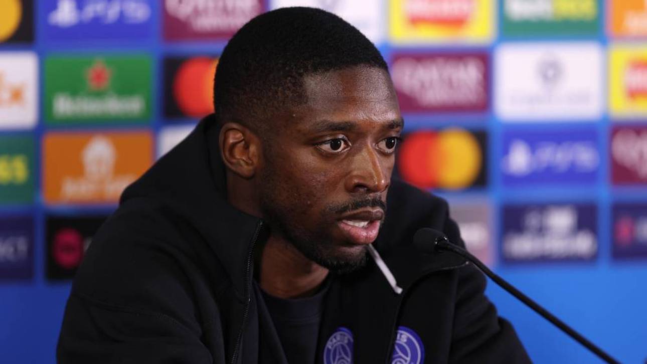 Ousmane Dembélé spricht während einer Pressekonferenz