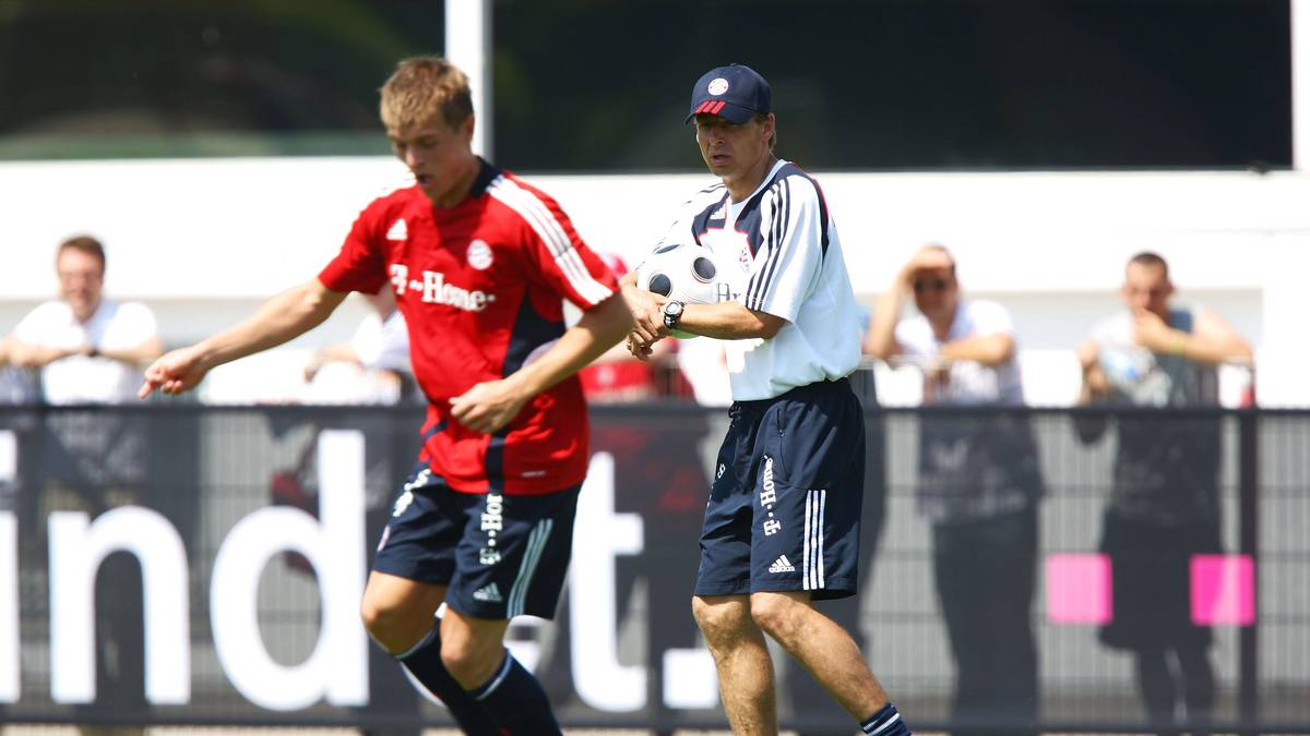 Toni Kroos beim FC Bayern mit Jürgen Klinsmann