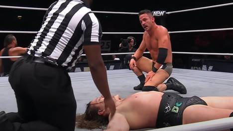 Dalton Castle wurde von Roderick Strong bei AEW real ausgeknockt