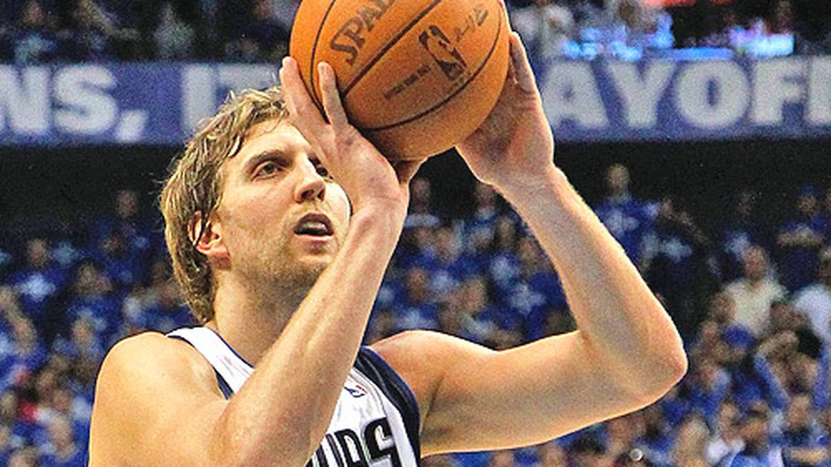 Dirkules versenkt alle seine 24 Freiwürfe und  bricht den Playoff-Rekord von Paul Pierce aus dem Jahr 2003. Seine Quote aus dem Feld ist nicht weniger imposant, der Mavericks-Star netzt 12 seiner 15 Würfe ein. In den Finals gegen Miami klappt es dann auch mit dem sehnlichst erträumten Meistertitel