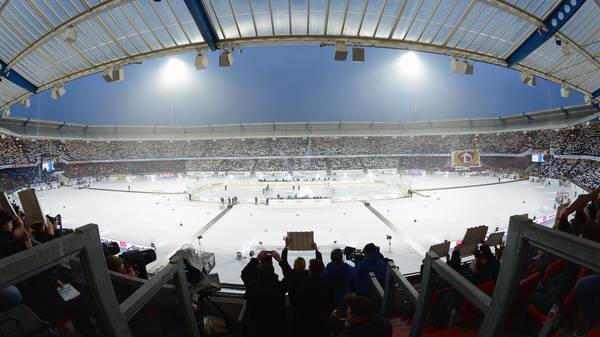 Thomas Sabo Ice Tigers v Eisbaeren Berlin - DEL Winter Game