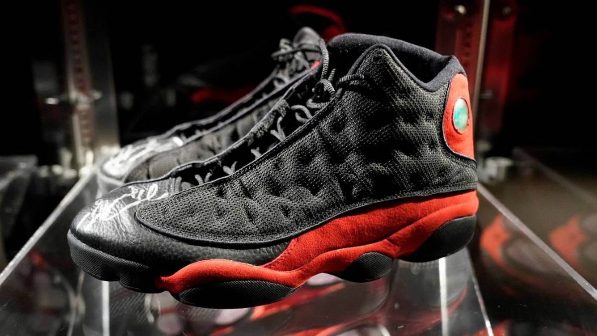 Für Rekordsumme versteigert: Michael Jordans Sneakers
