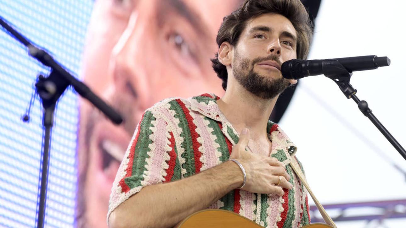 Popstar wegen DFB-Duell im Zwiespalt