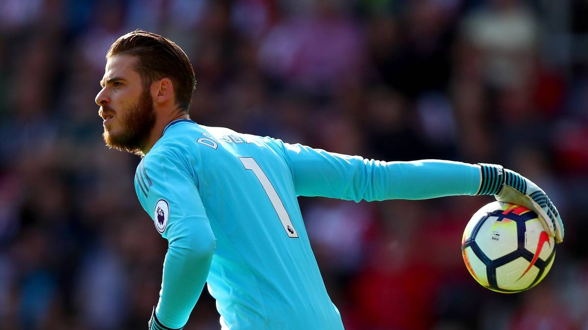 PLATZ 3: DAVID DE GEA (Manchester United) - Nur sechs Mal wurde der Spanier im bisherigen Saisonverlauf bezwungen - die beste Bilanz aller Premier-League-Keeper. Gut möglich, dass De Gea nach der Saison doch noch zu Real Madrid wechselt