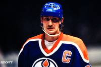 Wie gut war eigentlich Wayne Gretzky? Er gilt als der beste Eishockeyspieler aller Zeiten, stellte unzählige Rekorde auf und veränderte die Eishockeylandschaft in den USA maßgeblich. Das ist seine Geschichte.  