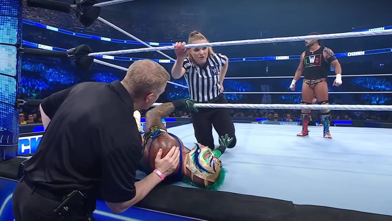 Reales Drama: WWE stoppt Match!