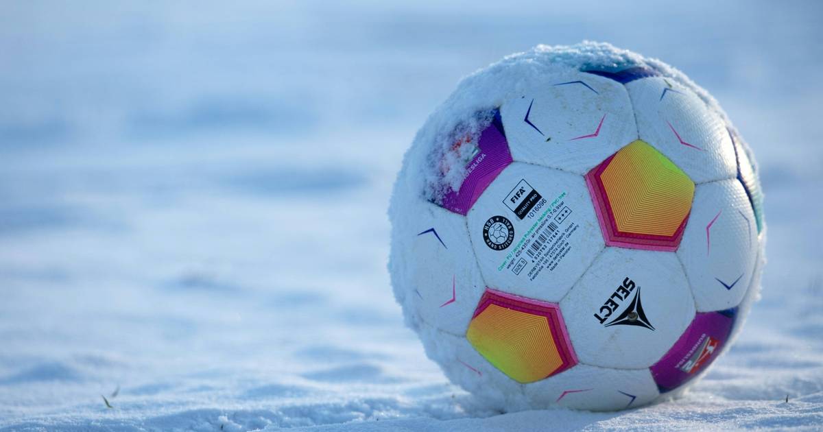 Training bei Hansa Rostock: Schnee zwingt DFB-Frauen vor Olympia-Showdown zum Umzug