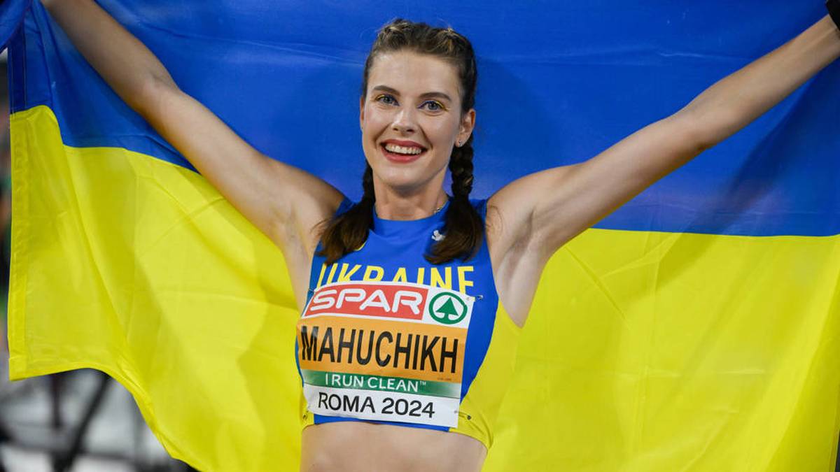 Die Ukrainerin hatte beim Diamond-League-Meeting in Paris Anfang Juli den fast 37 Jahre alten Weltrekord geknackt. Nach der Goldmedaille bei der WM 2023 und dem Weltrekord vor wenigen Wochen, ist sie die Titelfavoritin für die Spiele in Paris.