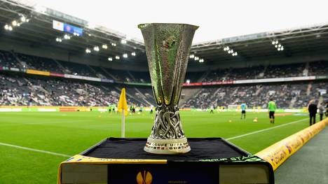 Das Objekt der Begierde: Die Trophäe der UEFA Europa League