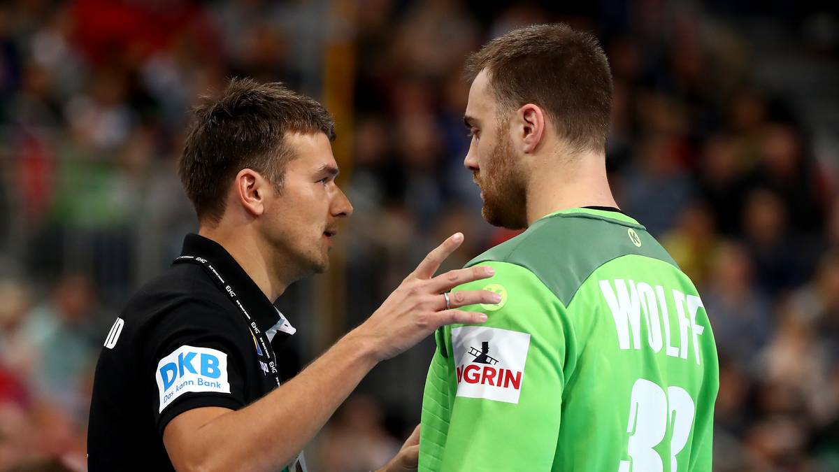 Wolff bekam von Prokop im Vorfeld des Turniers das Vertrauen als Nummer 1 ausgesprochen und rechtfertigte diese Entscheidung mit starken Leistungen. Zusammen mit der starken Abwehr ist er der Hauptgrund, warum das DHB-Team ins Halbfinale einzog