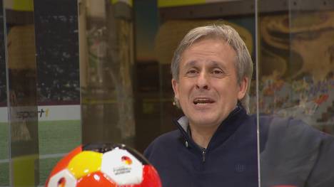 Pierre Littbarski hat zu seiner aktiven Zeit lange mit Hansi Flick zusammengespielt. Im Fantalk erzählt der 1990er-Weltmeister, wie der heutige Bayer-Trainer früher drauf war.