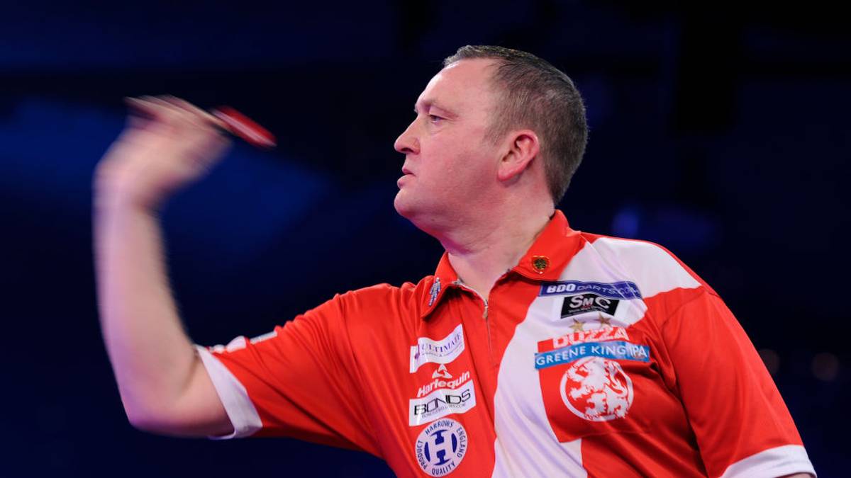 GLEN DURRANT: Für den SPORT1-Experten ist der dreifache BDO-Weltmeister und PDC-Neuling im Favoritenkreis anzusiedeln. "Er ist ein richtiger Kämpfer und möchte etwas erreichen. Sein Ziel ist es auch, seine Zweifler mundtot zu machen"