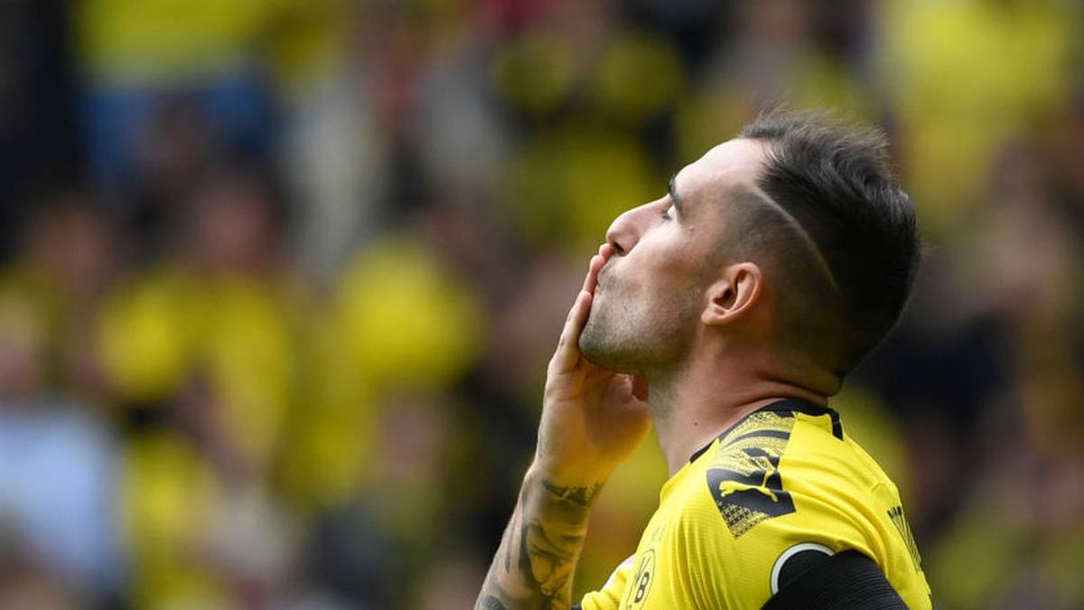 PACO ALCACER: In der vergangenen Spielzeit machte sich der 26 Jahre alte spanische Nationalstürmer im deutschen Oberhaus noch einen Namen als Top-Joker. Das war ihm aber zu wenig und mittlerweile ist er bei Borussia Dortmund in der ersten Elf gesetzt und dankte es mit fünf Treffern in fünf Spielen