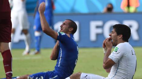 Giorgio Chiellini (l.) und Luis Suarez sorgten bei der WM 2014 für Aufsehen