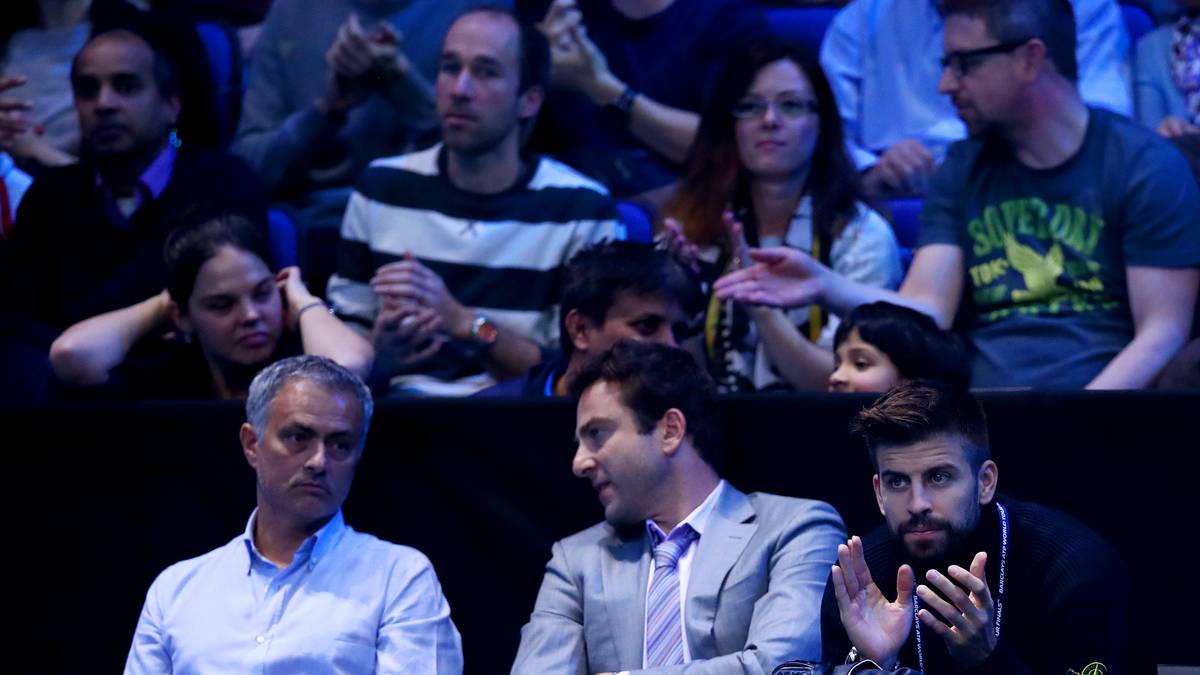 ManUnited-Trainer Jose Mourinho und Barcelonas Gerard Pique, der seine Karriere in Manchester begann, waren schon beim Auftaktmatch zwischen Titelverteidiger Novak Djokovic und Thiem in der o2 Arena
