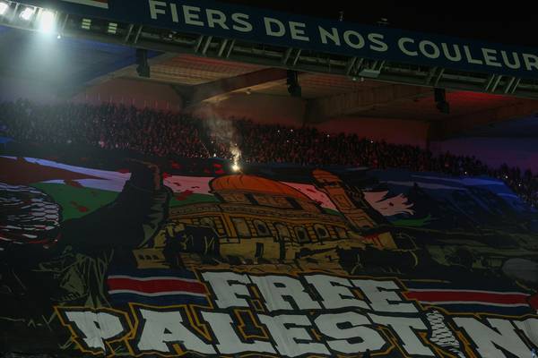 „Inakzeptabel!“ Dieses PSG-Banner sorgt für Ärger