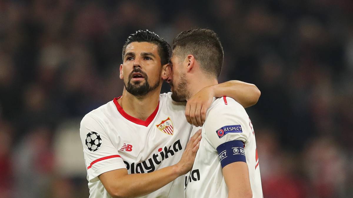 AS: "Sevilla, ein Endspiel mit Stolz. Sevilla verlässt die Champions League, ohne in der Allianz Arena zu verlieren. Bayern zeigte sich etwas verrostet. Normalerweise ist Bayern ein Tsunami in der Allianz Arena. Mit Thiago und einem guten Javi Martinez spielte Bayern geordneter. Sevilla wollte nicht in München spazieren gehen. Sevilla verlässt Europa mit der Anerkennung, unter den acht besten Teams Europas gewesen zu sein"
