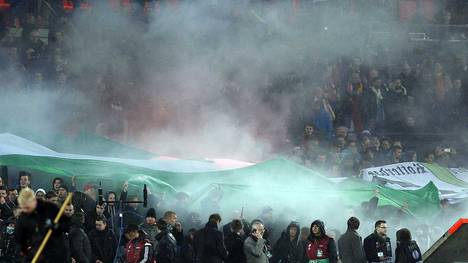 Fans von Feyenoord zündeten Pyrotechnik