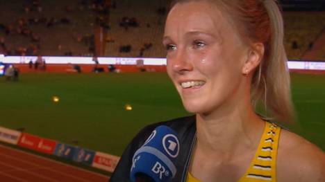 Die deutsche Hindernisläuferin Lea Meyer gewinnt überraschend EM-Silber über 3000 m Hindernis. Im Interview wird sie anschließend emotional - und berichtet, wie sie zahlreiche Rückschläge überwand.