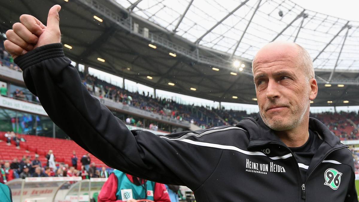 Noch so ein Rückkehrer. Michael Frontzeck sitzt zum ersten Mal bei Hannover 96 auf der Bank. Als Nachfolger des glücklosen Tayfun Korkut soll er die Niedersachsen aus der Krise führen. 96 hat in der Rückrunde nur fünf Punkte geholt und hat als Tabellen-Fünfzehnter mit 29 Zählern nur zwei Punkte Vorsprung auf Relegationsrang 16. Gegen Hoffenheim ist also ein Sieg Pflicht