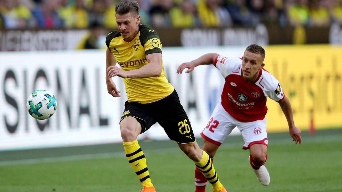 Piszczek ist auf der Außenbahn ein unverzichtbarer Spieler für den BVB. Schafft er es durch das Voting in die Topauswahl der Bundesliga?