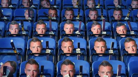 Jamie-Vardy-Masken liegen vor dem Spiel gegen Everton an jedem Platz bereit