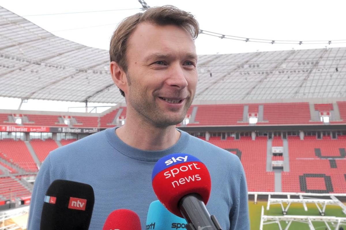 Bayer Leverkusen trifft im Achtelfinale der UEFA Champions League auf den FC Bayern München. Simon Rolfes spricht über die Partie 